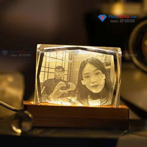 Khắc laser trong lòng pha lê N09